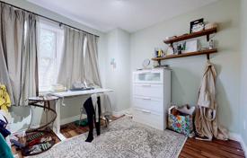 7 dormitorio adosado en Old Toronto, Canadá. C$1 521 000