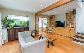 7 dormitorio casa de pueblo en Etobicoke, Canadá. C$1 243 000