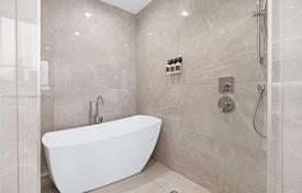 5 dormitorio casa de pueblo 427 m² en Miami, Estados Unidos. $4 248 000