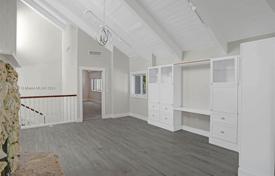 4 dormitorio casa de pueblo 453 m² en Miami, Estados Unidos. $1 649 000