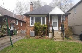 6 dormitorio casa de pueblo en Scarborough, Canadá. C$1 340 000
