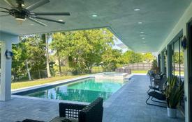 Casa de pueblo – West End, Miami, Florida,  Estados Unidos. $1 750 000