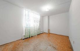 6 dormitorio piso en Scarborough, Canadá. C$755 000