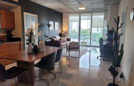 2-dormitorio apartamentos en condominio 101 m² en Miami, Estados Unidos. $725 000
