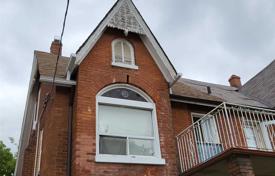 5 dormitorio adosado en Church Street, Canadá. C$1 209 000