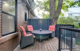 9 dormitorio adosado en Old Toronto, Canadá. C$2 318 000