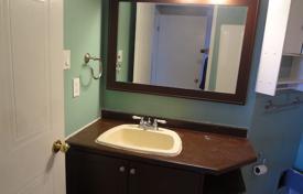 7 dormitorio piso en Scarborough, Canadá. C$762 000