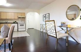 3 dormitorio piso en North York, Canadá. C$639 000