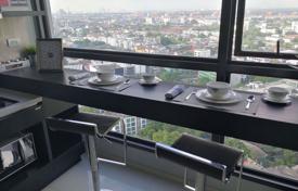 1-dormitorio apartamentos en condominio en Khlong Toei, Tailandia. $231 000