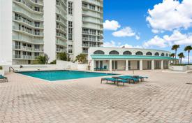 Piso – Collins Avenue, Miami, Florida,  Estados Unidos. $790 000