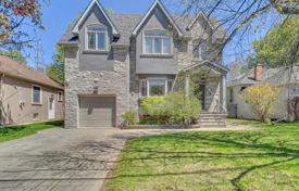 Casa de pueblo – Etobicoke, Toronto, Ontario,  Canadá. C$2 147 000