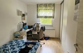 4 dormitorio piso 111 m² en Primorje-Gorski Kotar County, Croacia. 485 000 €