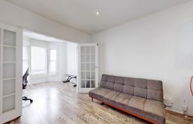12 dormitorio adosado en Old Toronto, Canadá. C$1 478 000