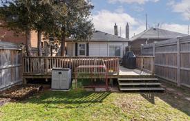 12 dormitorio casa de pueblo en Etobicoke, Canadá. C$1 191 000