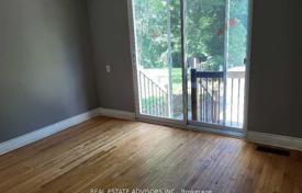 7 dormitorio casa de pueblo en Scarborough, Canadá. C$1 611 000