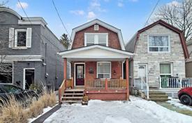Casa de pueblo – East York, Toronto, Ontario,  Canadá. C$1 010 000