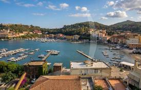 3 dormitorio piso 137 m² en Grosseto, Italia. 1 240 000 €