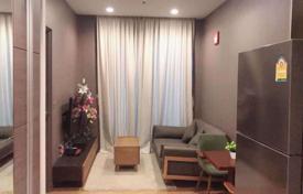 1-dormitorio apartamentos en condominio en Khlong Toei, Tailandia. $231 000