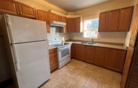 7 dormitorio adosado en Etobicoke, Canadá. C$1 098 000