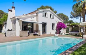 6 dormitorio villa en Mougins, Francia. 1 290 000 €