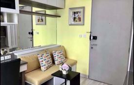 1-dormitorio apartamentos en condominio en Phra Khanong, Tailandia. $111 000