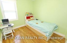 9 dormitorio casa de pueblo en Scarborough, Canadá. C$1 290 000