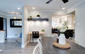 14 dormitorio casa de pueblo en Scarborough, Canadá. C$1 424 000