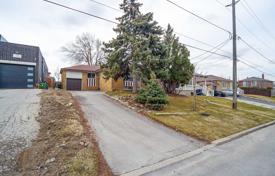Casa de pueblo – North York, Toronto, Ontario,  Canadá. C$1 373 000