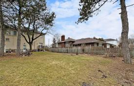 10 dormitorio casa de pueblo en Scarborough, Canadá. C$2 367 000