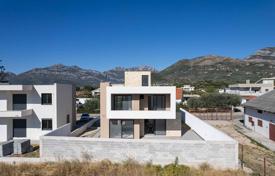 3 dormitorio chalet 273 m² en Bar city, Montenegro. 500 000 €
