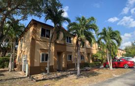 Casa de pueblo – West End, Miami, Florida,  Estados Unidos. $475 000