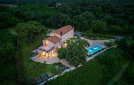 7 dormitorio casa de pueblo 278 m² en Labin, Croacia. 1 250 000 €