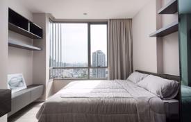 1-dormitorio apartamentos en condominio en Khlong Toei, Tailandia. $195 000