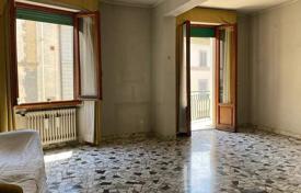 Piso – Florencia, Toscana, Italia. 750 000 €