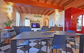 8 dormitorio piso 177 m² en Liguria, Italia. 1 390 000 €