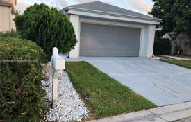 4 dormitorio casa de pueblo 237 m² en Coconut Creek, Estados Unidos. $620 000