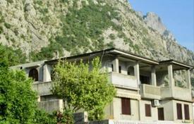 5 dormitorio chalet 270 m² en Dobrota, Montenegro. 745 000 €