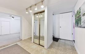 5 dormitorio casa de pueblo en East York, Canadá. C$1 171 000