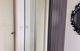 1-dormitorio apartamentos en condominio en Din Daeng, Tailandia. $143 000