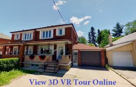 Adosado – East York, Toronto, Ontario,  Canadá. C$1 070 000