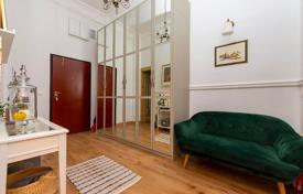 2 dormitorio piso 75 m² en Omis, Croacia. 295 000 €