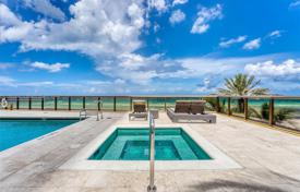 Condominio – Collins Avenue, Miami, Florida,  Estados Unidos. $2 598 000
