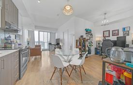 5 dormitorio piso en North York, Canadá. C$822 000