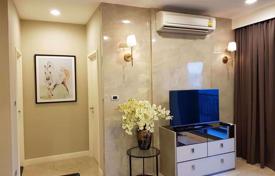 1-dormitorio apartamentos en condominio en Khlong Toei, Tailandia. $429 000