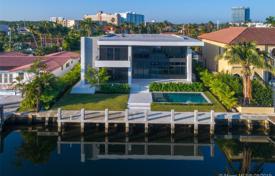 Villa – North Miami Beach, Florida, Estados Unidos. $3 995 000