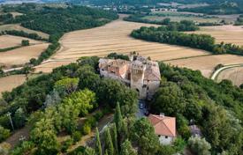 73 dormitorio castillo en Perugia, Italia. 2 500 000 €