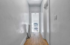 12 dormitorio adosado en Toronto, Canadá. C$2 599 000