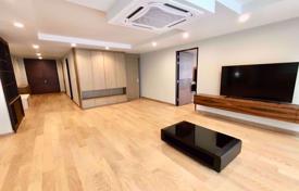 4-dormitorio apartamentos en condominio en Watthana, Tailandia. $3 060  por semana