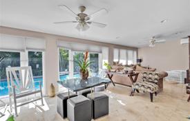 Casa de pueblo – Hialeah, Florida, Estados Unidos. $1 298 000