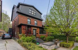 Casa de pueblo – Etobicoke, Toronto, Ontario,  Canadá. C$2 015 000
